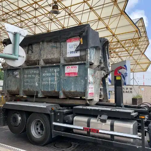מכולות על משאית רמסע, השכרת מכולות באתר עבודה